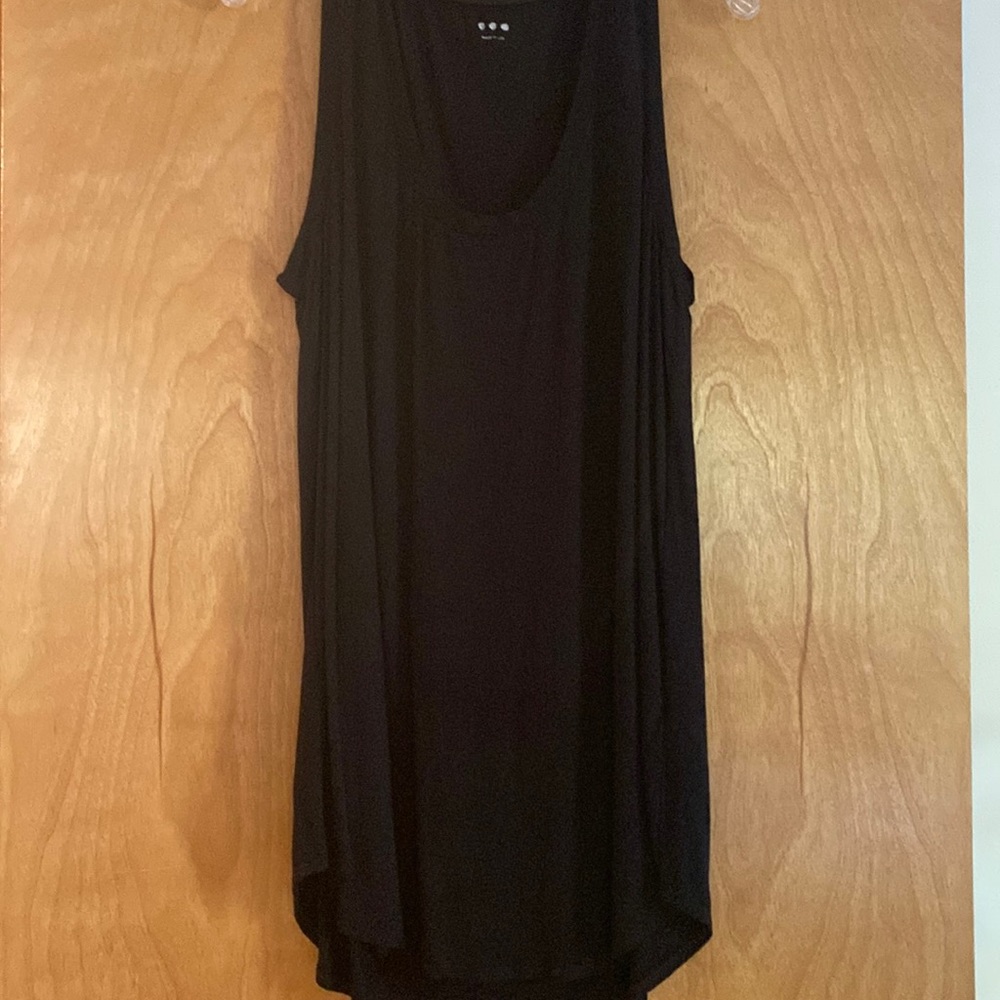 Three Dot Sleeveless long Tunic Tee